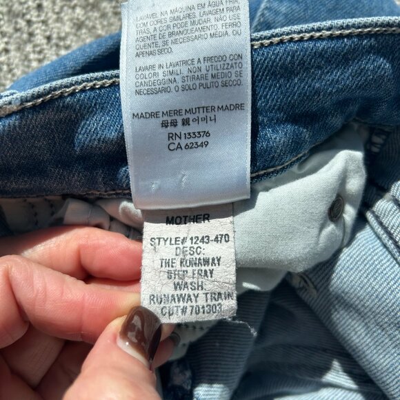 MOTHER The Runaway Step Fray Jeans Size 27 - Picture 4 of 4